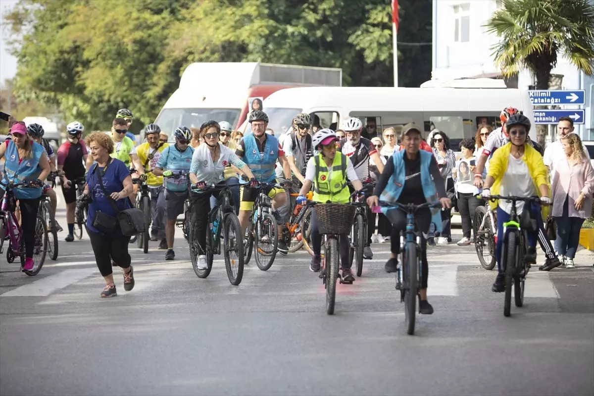 Kadınlardan Narin İçin Pedal Çevirme Etkinliği