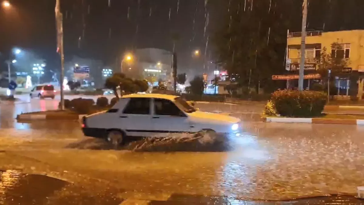 Kadirli’de Şiddetli Yağış ve Dolu Etkili Oldu