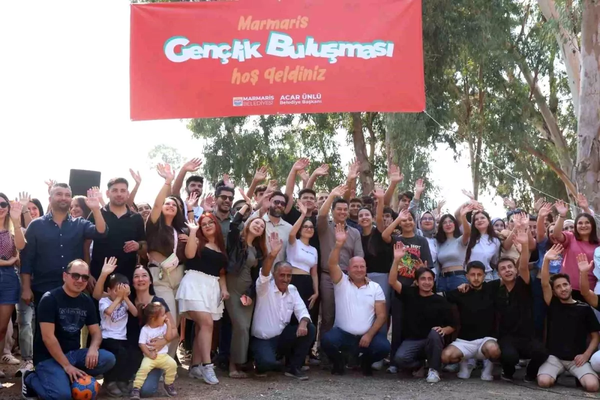 Marmaris Belediyesi’nden Üniversite Öğrencilerine Piknik Etkinliği